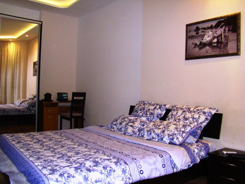Pleasure Apartment Near Center Of Odessa Номер фото