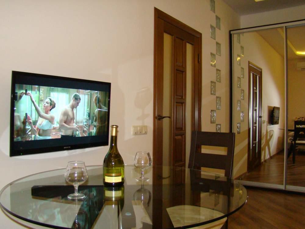 Pleasure Apartment Near Center Of Odessa Экстерьер фото